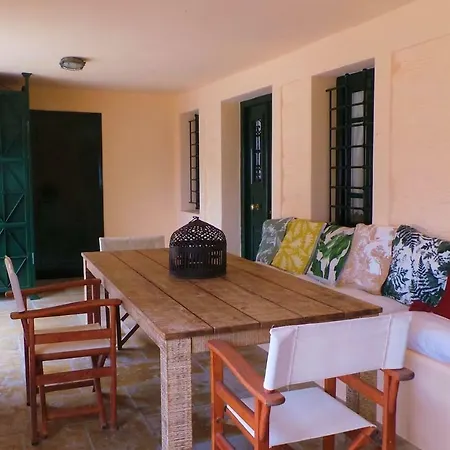 Daphne Estate